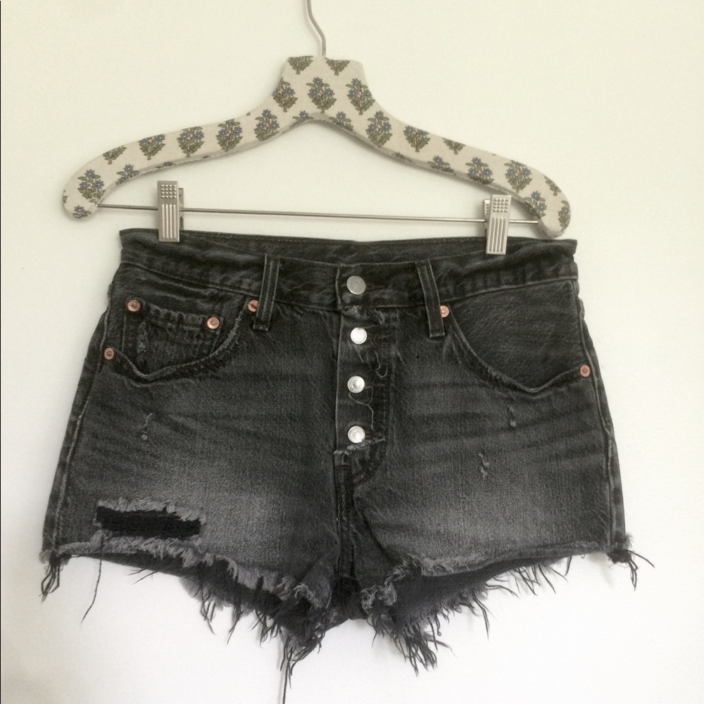 Levi’s 501 mid-rise cutoff denim shorts
